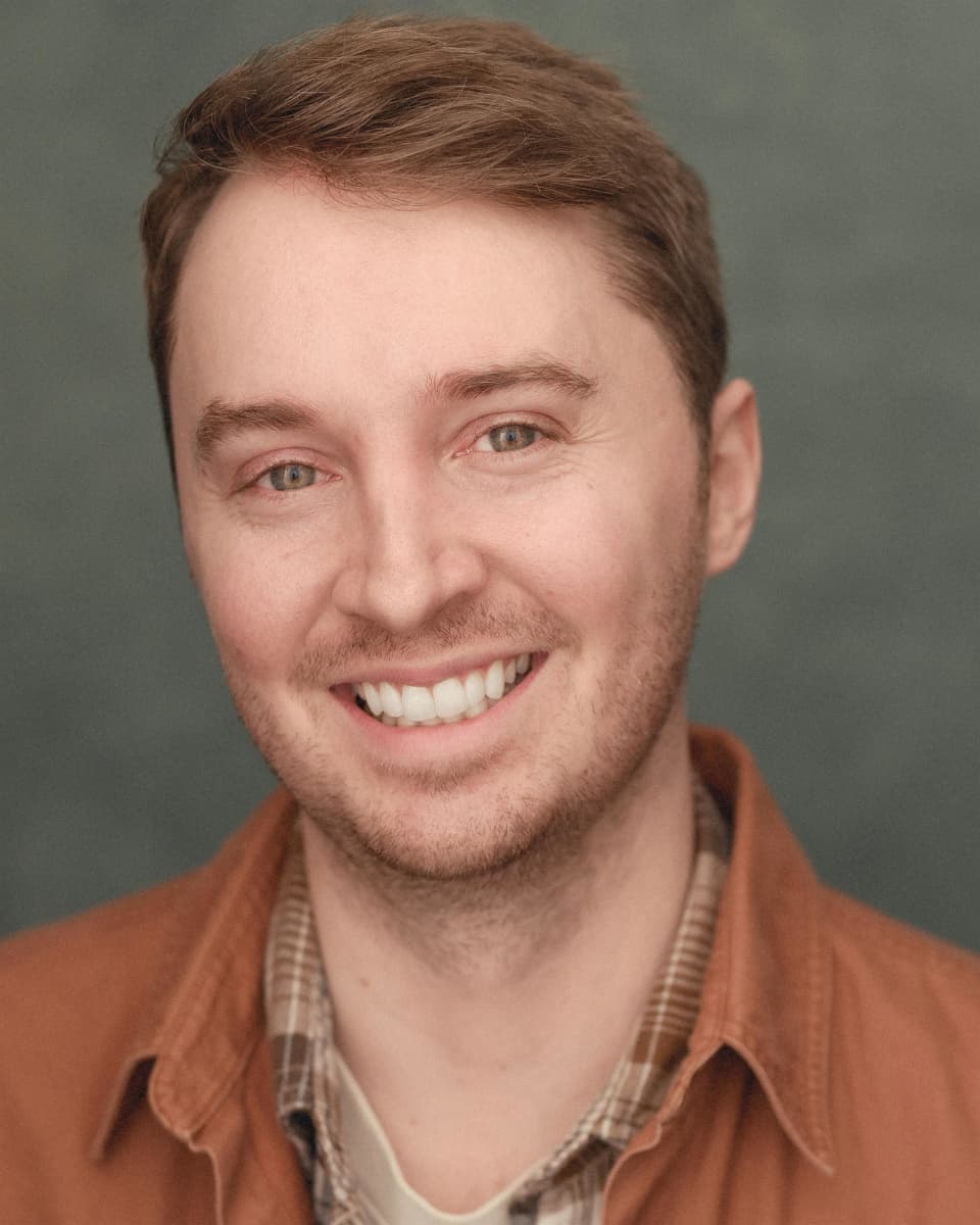Alexander Desmarais headshot